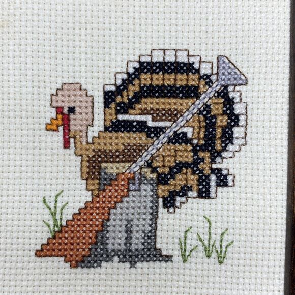 Needlepoint Miniature Turkey Humorous 6 x 7 Frame Thanksgiving Hunting - Picture 2 of 5